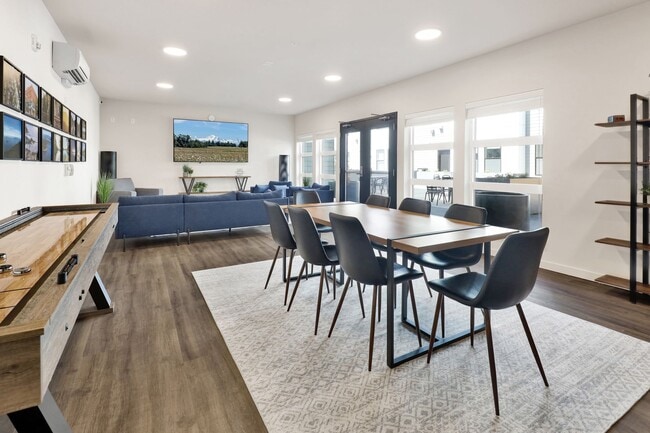 Photo - Luxurious Studios with Rooftop Deck and Se...