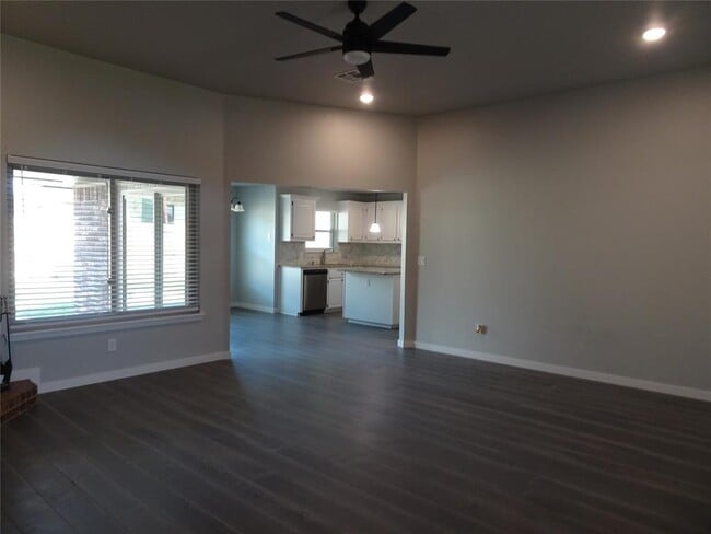 Photo - 8412 Pinewood Dr