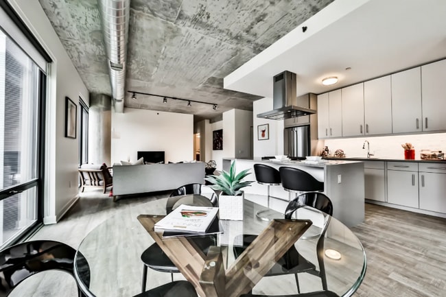 Photo - 397 E Ohio St