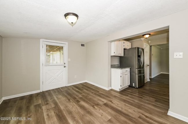 Photo - 10198 Luana Dr N