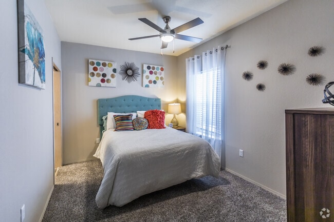 2BR, 2BA - 1,043SF - 2nd Bedroom