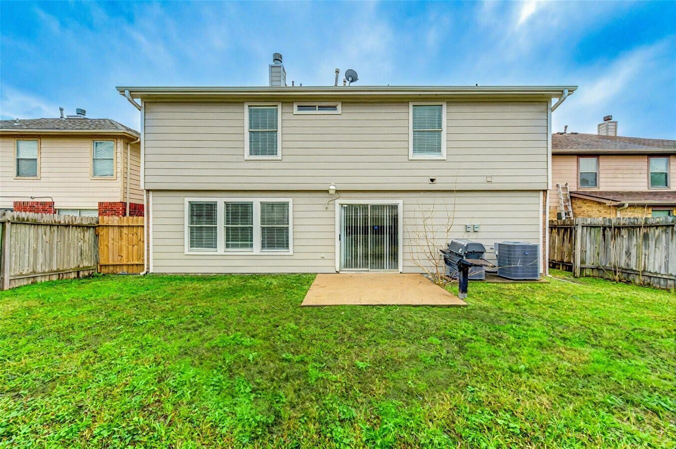 Photo - 9611 Lasbury Dr
