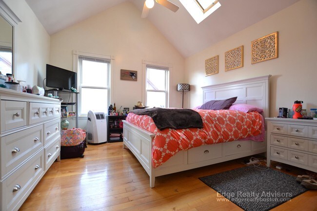 Photo - 5 Mapleton St Unit 2