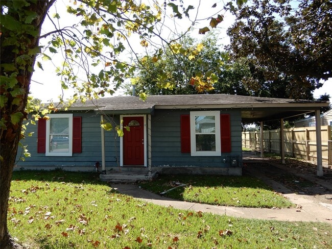 Building Photo - 1700 Woolfe St Rental