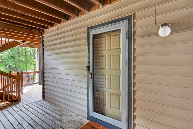 Photo - 5109B Aberdeen Dr