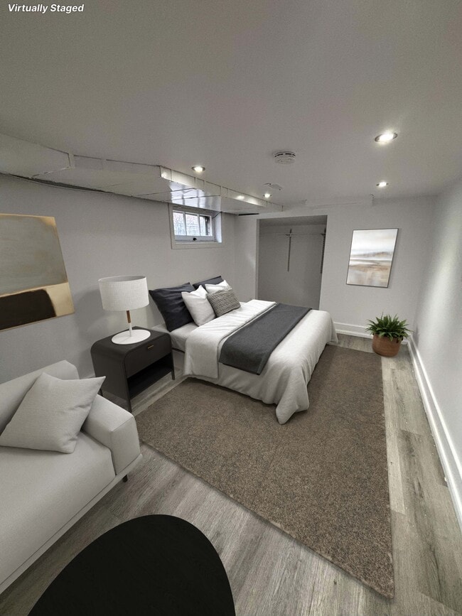 Photo - 329 Christina St N Unité Lower