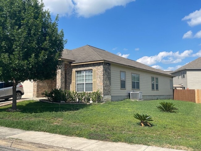 Photo - Nice, Roomy & Ready! 3 Bedroom 2 Bath in S...