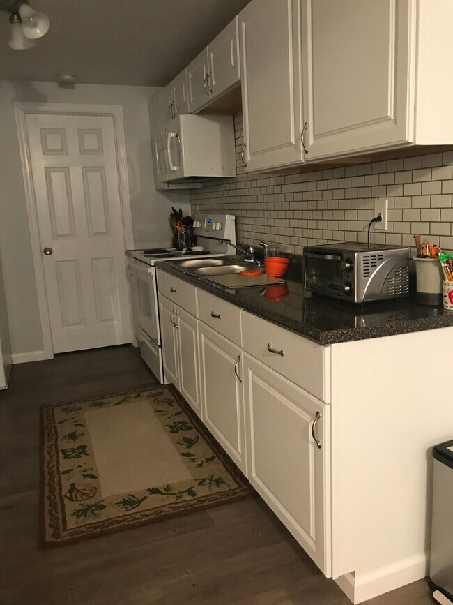 Kitchen - 7707 Mykolaitis Ln Unit 7707 Mykolaitis Lane