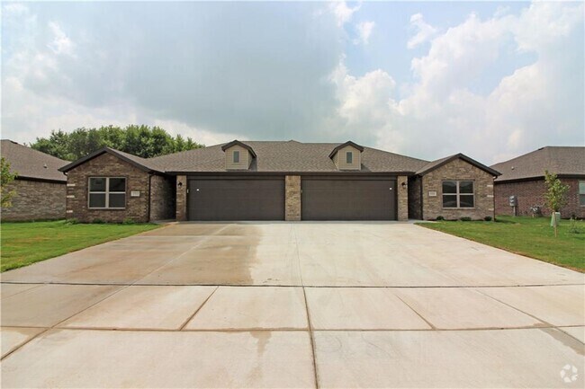 Building Photo - 1511 Purple Finch St Rental