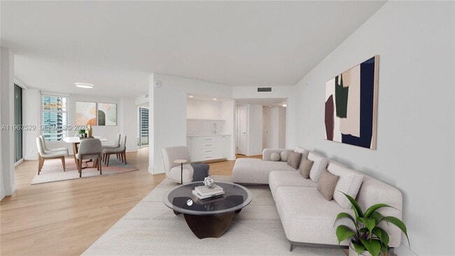 Photo - 555 NE 34th St Unidad 301