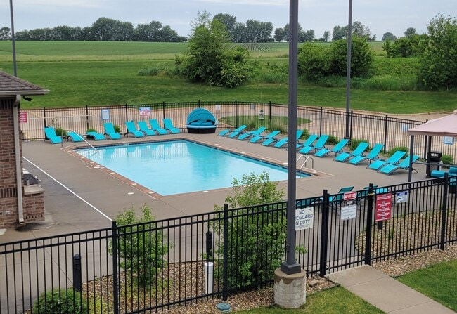 Swimming Pool - Hillcrest Park Apartments-Student Housing