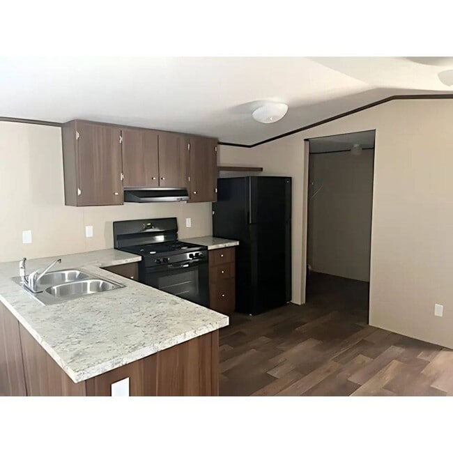 Photo - 1085 Spring Bay Rd