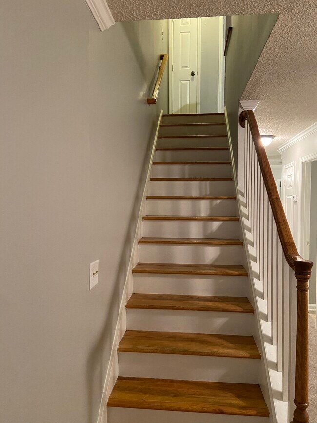 Photo - 104 Kimeran Ln