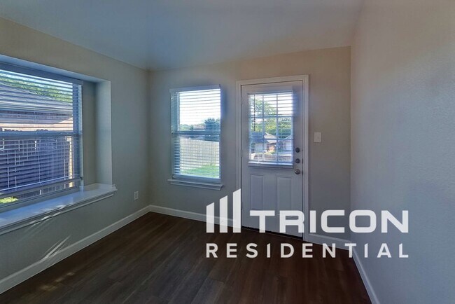 Photo - 710 Green Acres Ln
