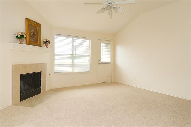 Photo - 1121 Roping Reins Way