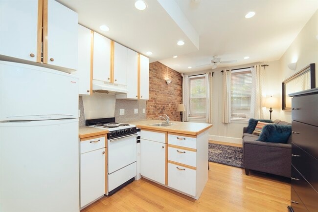 Photo - 33 Irving St Unit 2