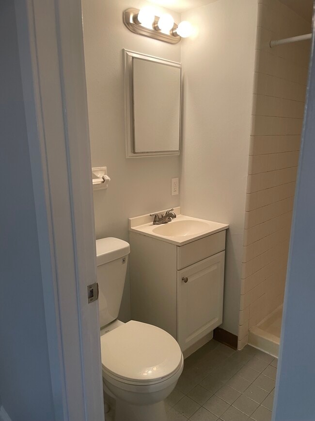 Photo - 612 Fitzwatertown Rd Unit Apartment C