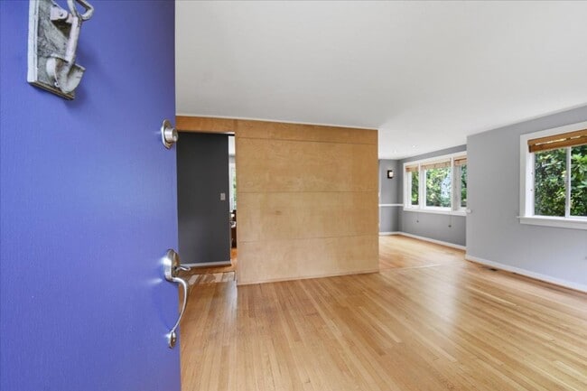 Photo - 2Bd/1Ba Seattle Home