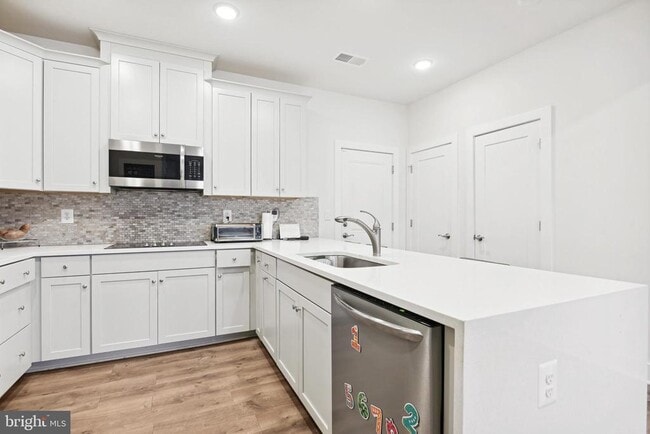 Photo - 55 Silverway Dr