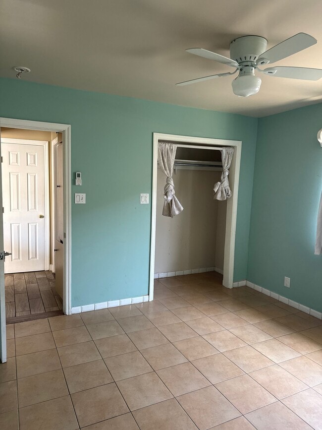 Photo - 525 E Hyde Park Blvd Unit C