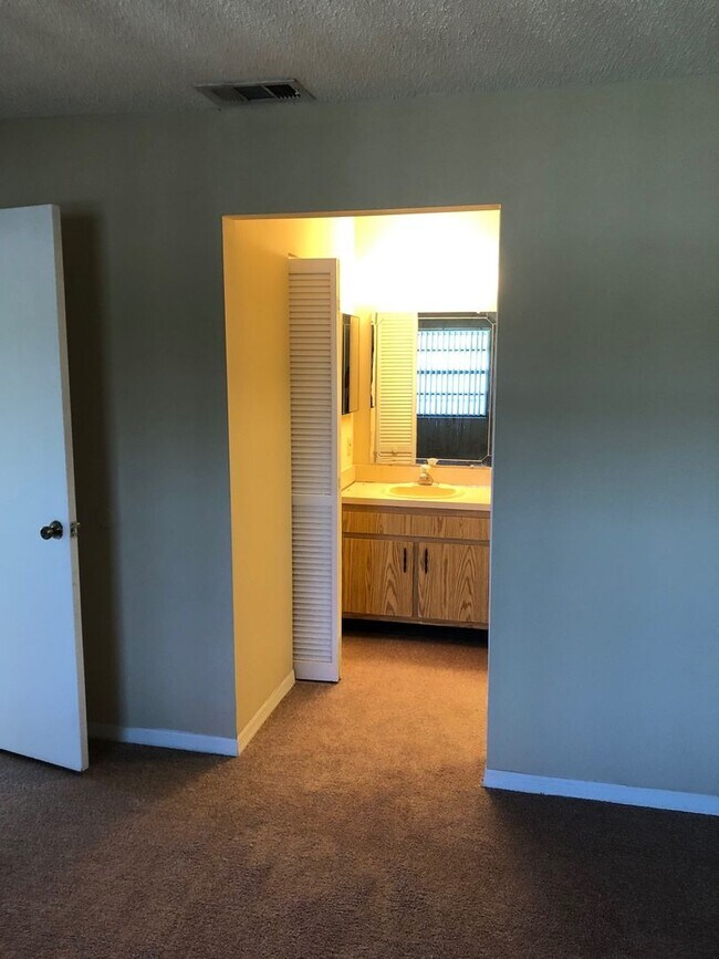 Photo - Two bedroom Two bath Condo Unit R882