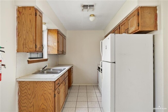 Photo - 8 S Ave