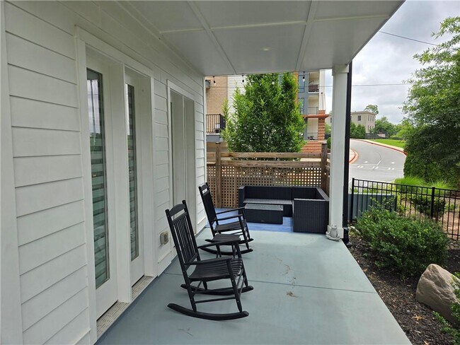 Photo - 716 Glenwood Ave SE