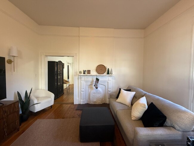 Photo - 605 Harrison St