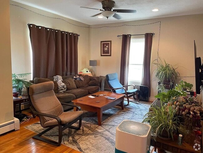 Building Photo - 309-311 Newton Street Waltham, MA Unit 309 Rental