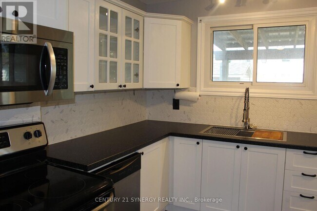 Photo - 241 Wilfred Crescent