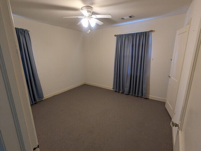 Photo - 2 bedroom 1 bath near Campus Available Now
