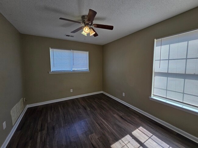 4866 Royal Run Dr