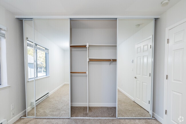2BR, 2BA - 1,003SF bedroom