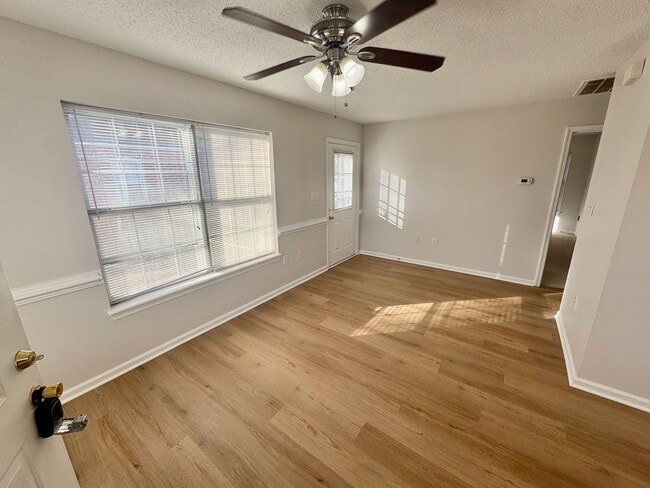 Photo - 1562 Indiana Ave Unit Indiana Ave - 1562