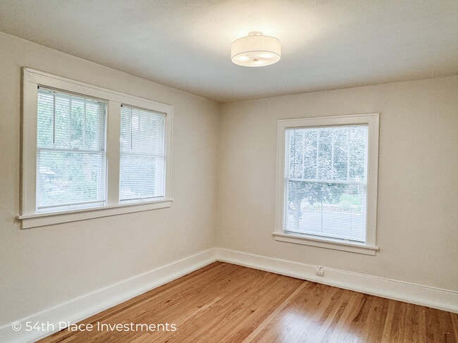 Photo - 1557 Harrison St