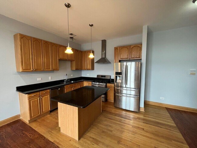 Photo - 1918 W Cermak Rd Unidad 3F