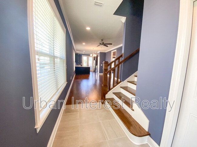 Photo - 403 King St