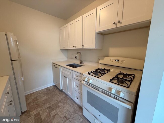 Photo - 2754 Hollywood Rd Unit 304