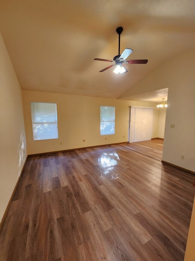 Photo - Great 3BR 2BTH Rancher Near Lake Shawnee