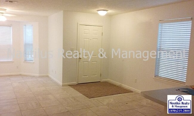 Photo - 911 Ruby Pl