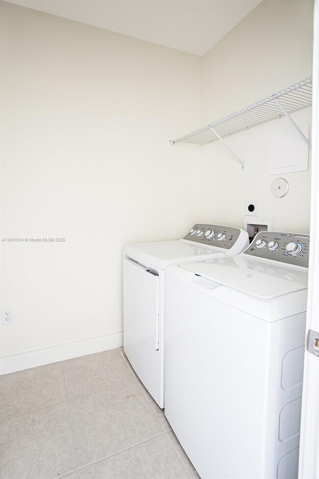 Photo - 8167 NW 41st St Unidad E104