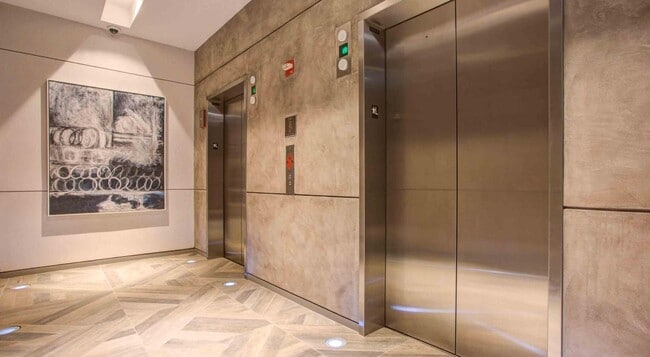 Photo - 400 N State St Unit 1-3303