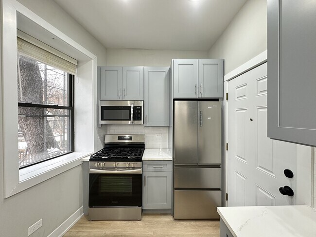 Photo - 442 W Belden Ave Unit J01W