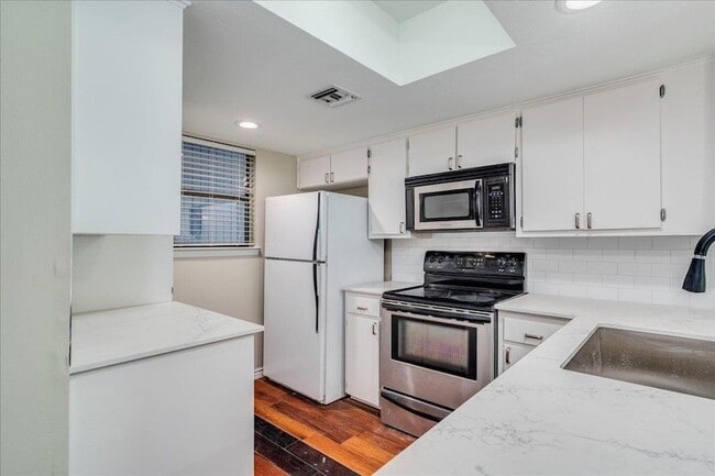 Photo - 1411 Norwalk Ln Unit 207