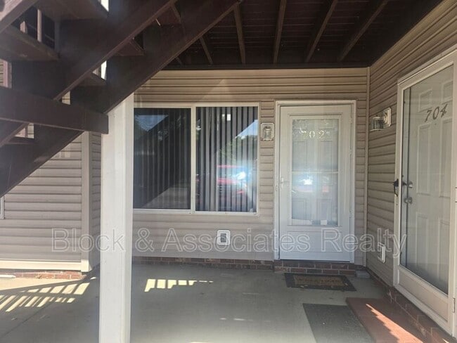 Photo - 702 Westbrook Ct