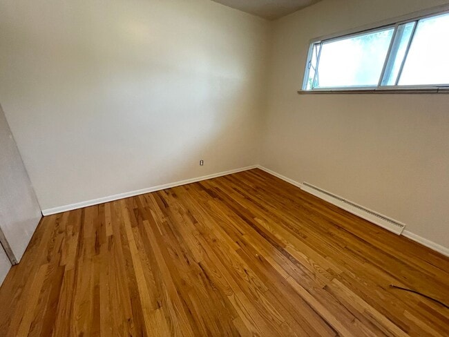 Photo - 3-Bedroom Standalone Home with Fenced Yard...