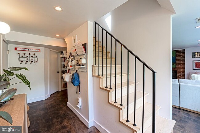 Building Photo - 7703 Poplar Tree Ln