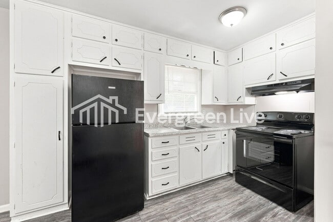 Photo - 1021 Hagwood Rd