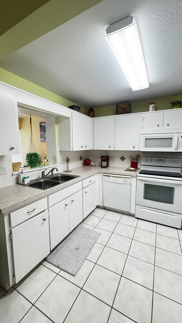 Photo - Stunning Villa in the Heart of On Top of the World 55+ community