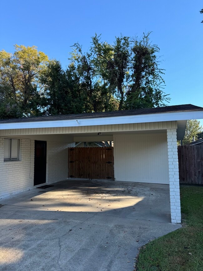 Photo - 305 Harrell Dr